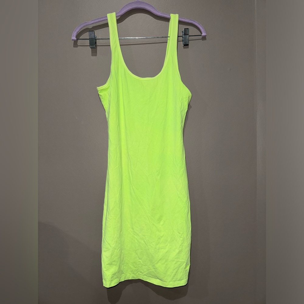 Small Victoria secret pink body con neon lime green dress